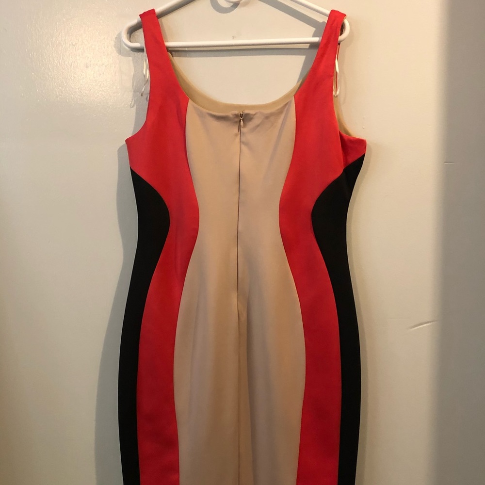 Sleeveless body con illusion dress
